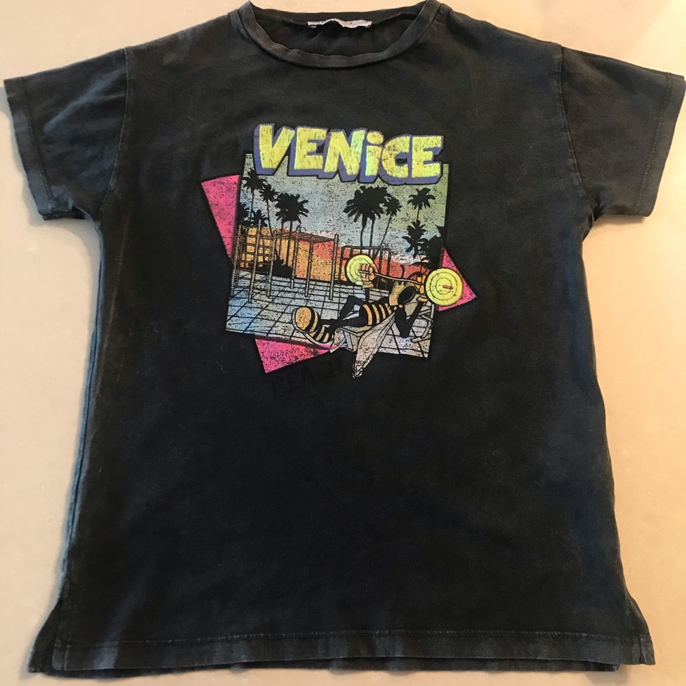 Zara's graphic "Venice" t-shirt 6